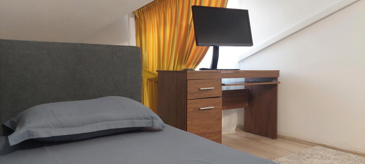 Central Palace Iasi Apart 2 Экстерьер фото
